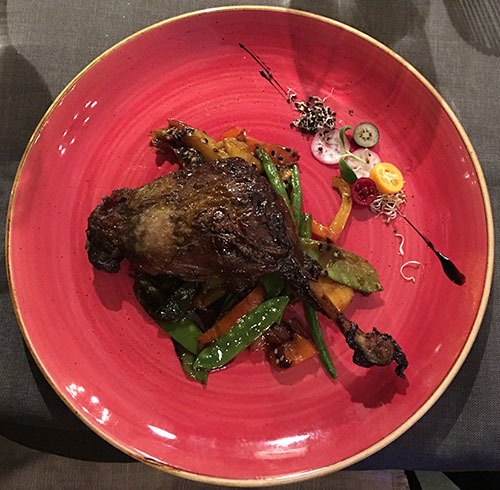 ankan koipi ravintola-annos