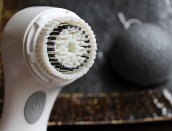 Kasvojen puhdistus Clarisonic Mia